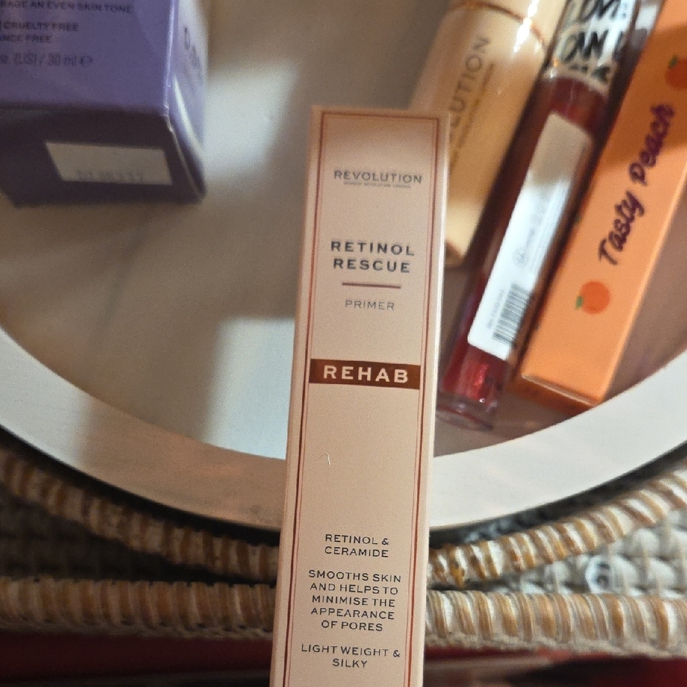 14 piece Makeup Revolution Foundation and Skincare Set - Picture 2 of 12